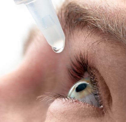 Применение глазных капель алкаин